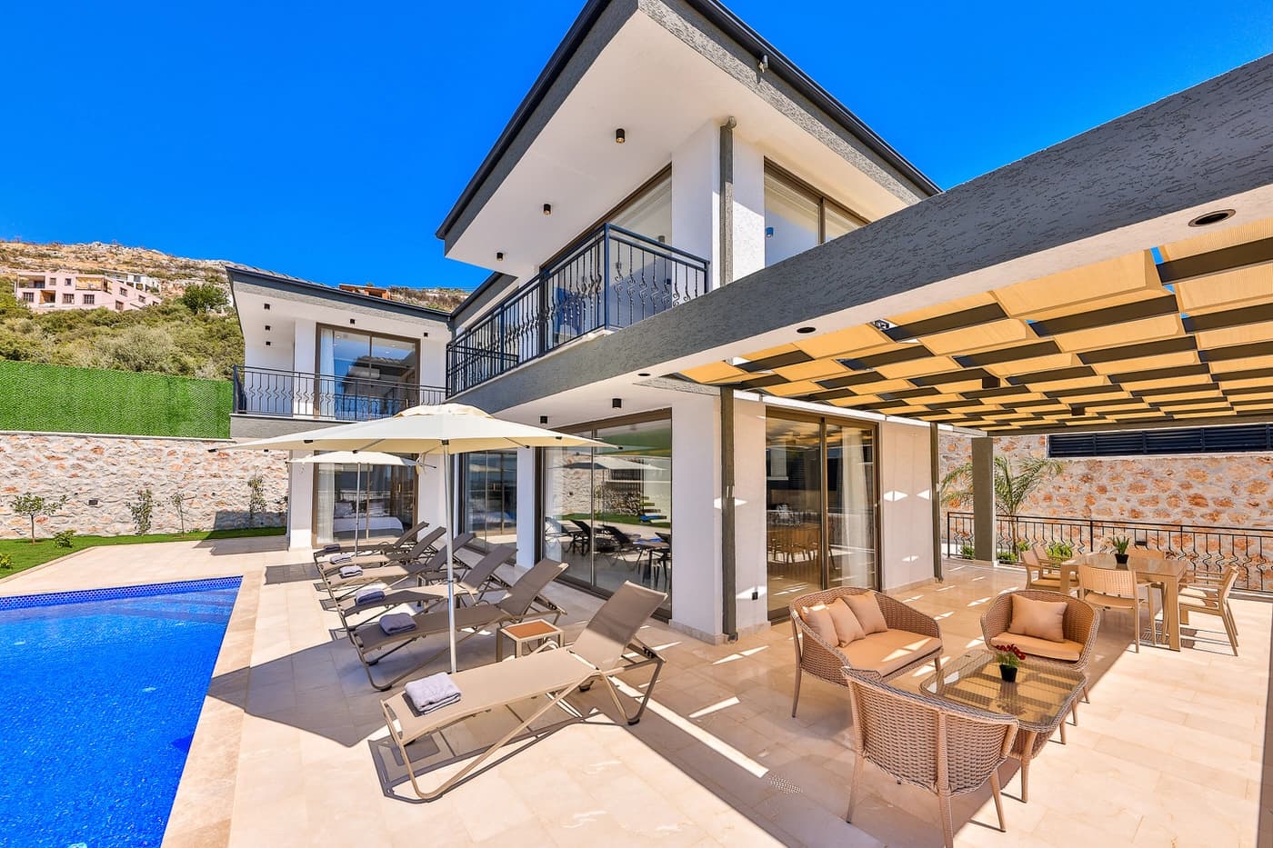 Villa Etoo Korunaklı Havuz 83