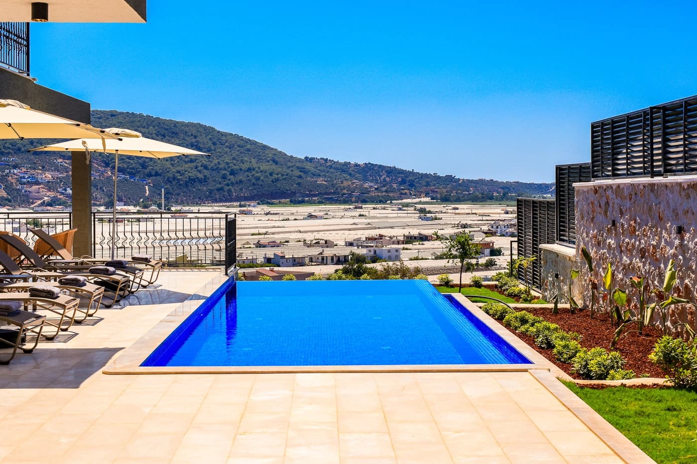 Villa Etoo Korunaklı Havuz 21