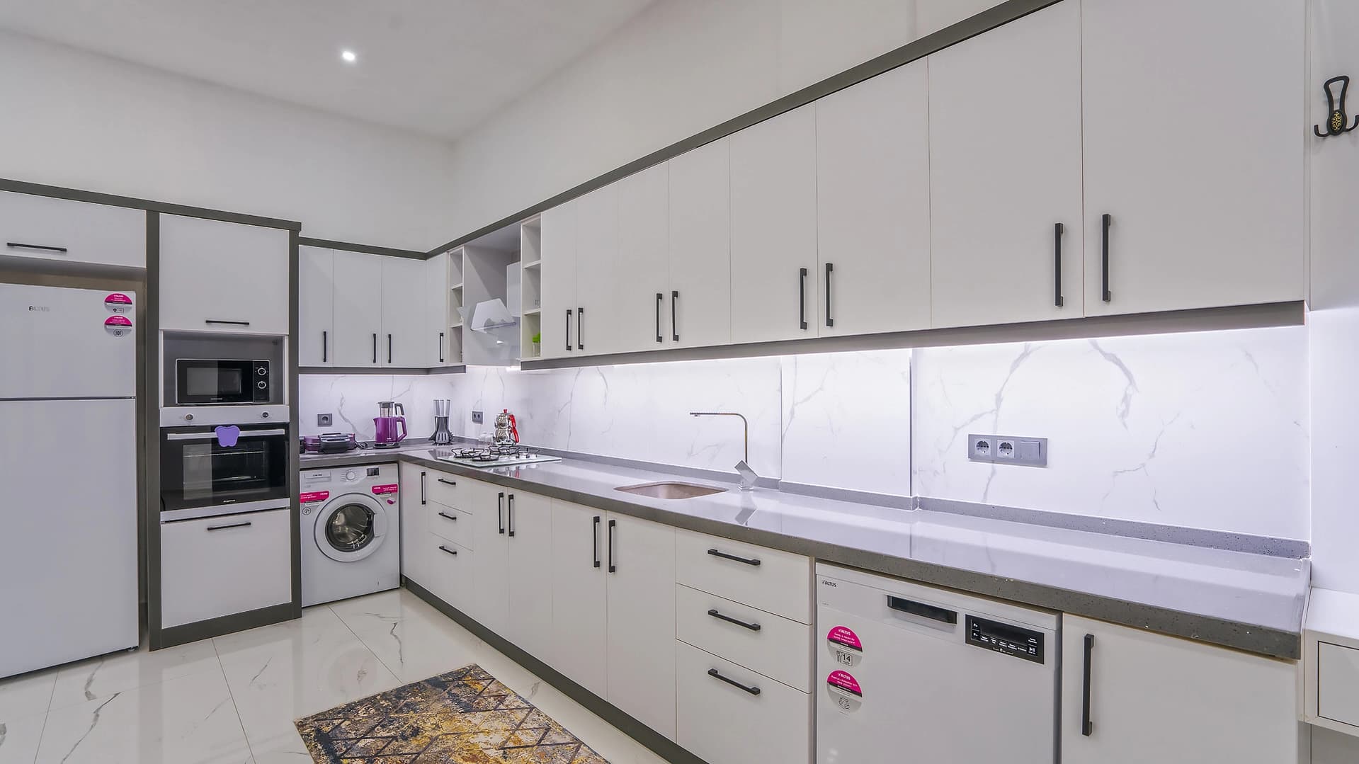 Villa Yalım Korunaklı Havuz 78