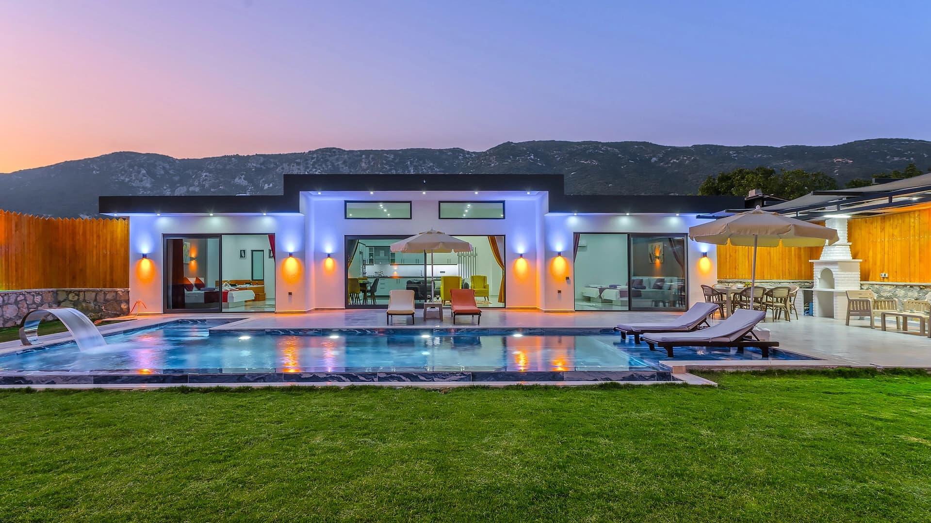 Villa Yalım Korunaklı Havuz 84