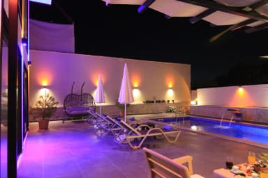 Villa Kocadağ Korunaklı Havuz 44