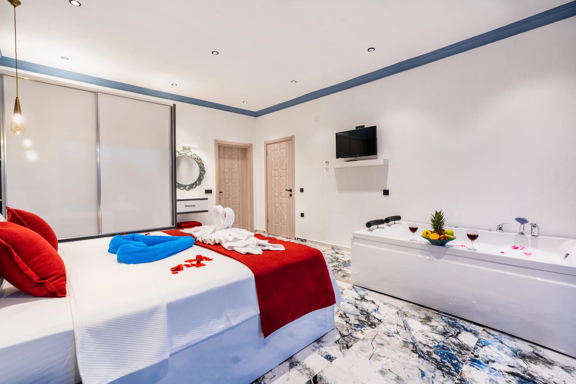 Villa Yaşam Korunaklı Havuz 18