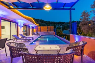 Villa Yaşam Korunaklı Havuz 28