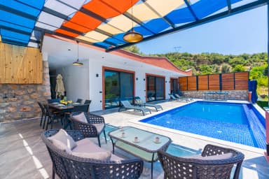 Villa Yaşam Korunaklı Havuz 22