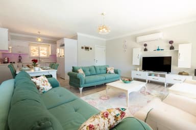 Villa Zeybek Evi Korunaklı Havuz 69