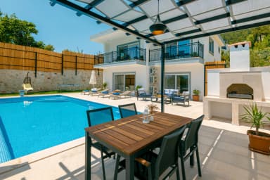 Villa Zeybek Evi Korunaklı Havuz 75