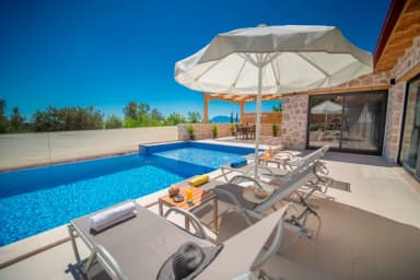 Villa İnci Üzümlü Korunaklı Havuz 76