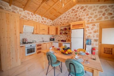 Villa İnci Üzümlü Korunaklı Havuz 42