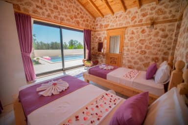 Villa İnci Üzümlü Korunaklı Havuz 98