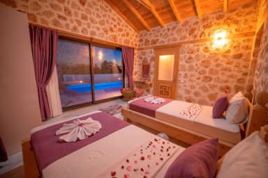 Villa İnci Üzümlü Korunaklı Havuz 22