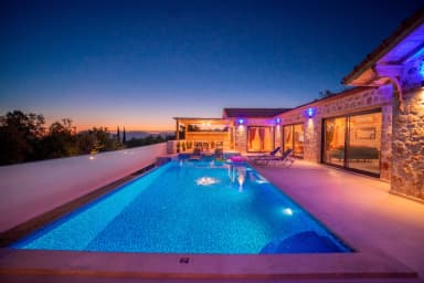 Villa İnci Üzümlü Korunaklı Havuz 48