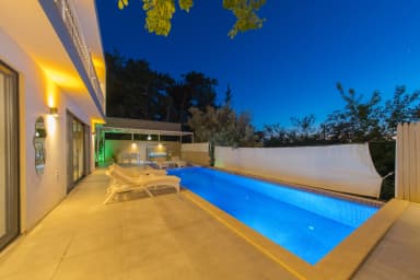Villa Netya Korunaklı Havuz 98