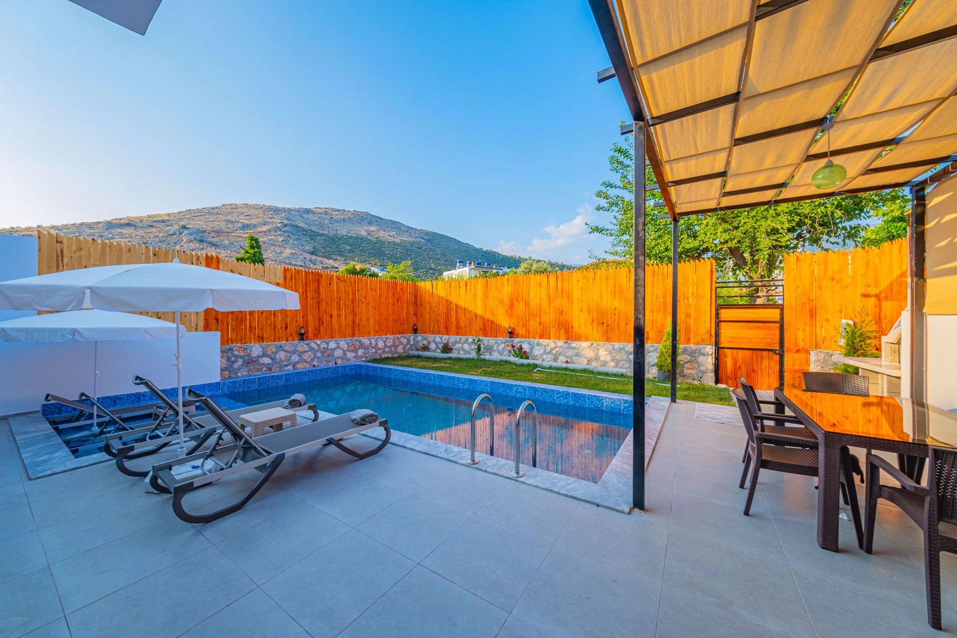 Villa Emre Korunaklı Havuz 27