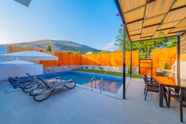 Villa Emre Korunaklı Havuz 27