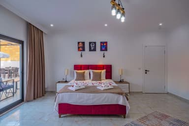 Villa Emre Korunaklı Havuz 63