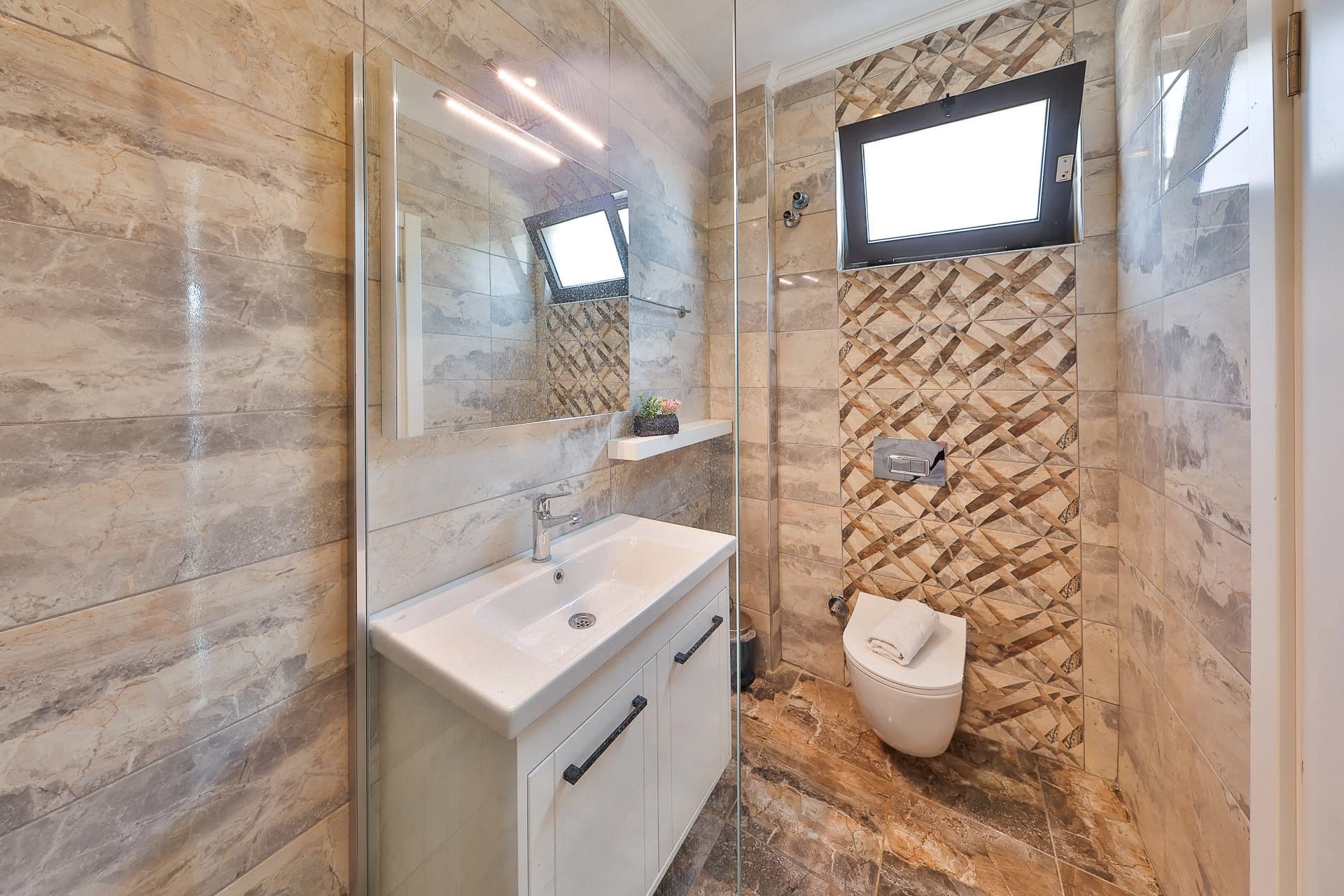 Villa Şeftali Korunaklı Havuz 12