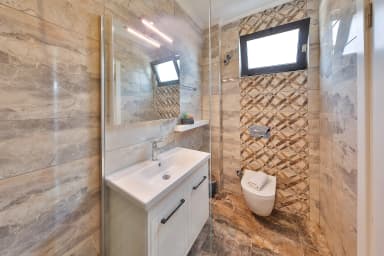 Villa Şeftali Korunaklı Havuz 12