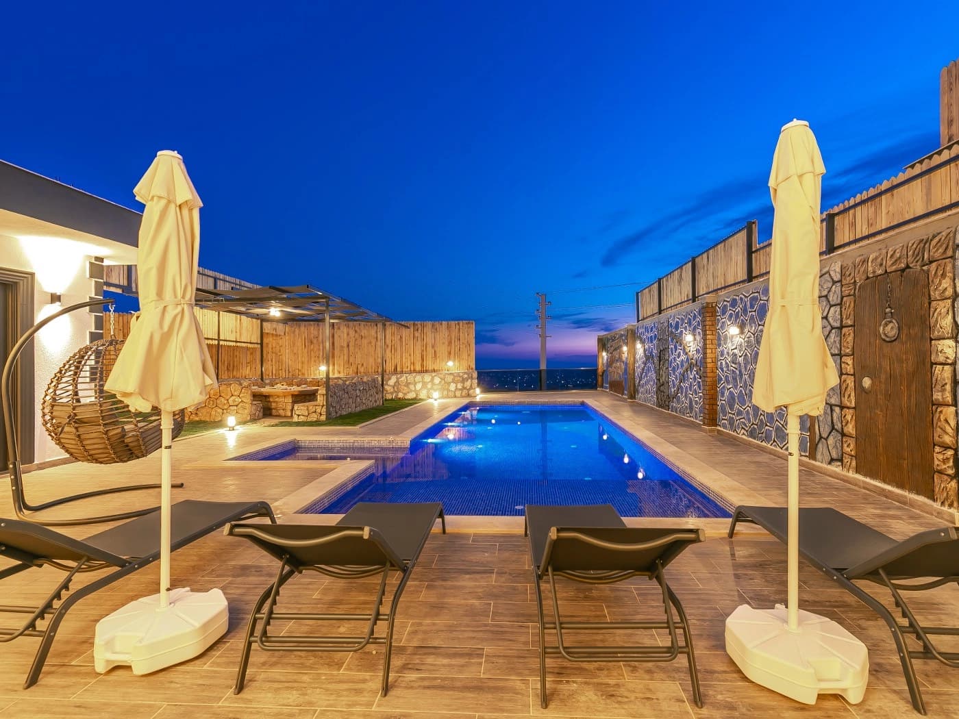 Villa İncir Çavdır Korunaklı Havuz 43