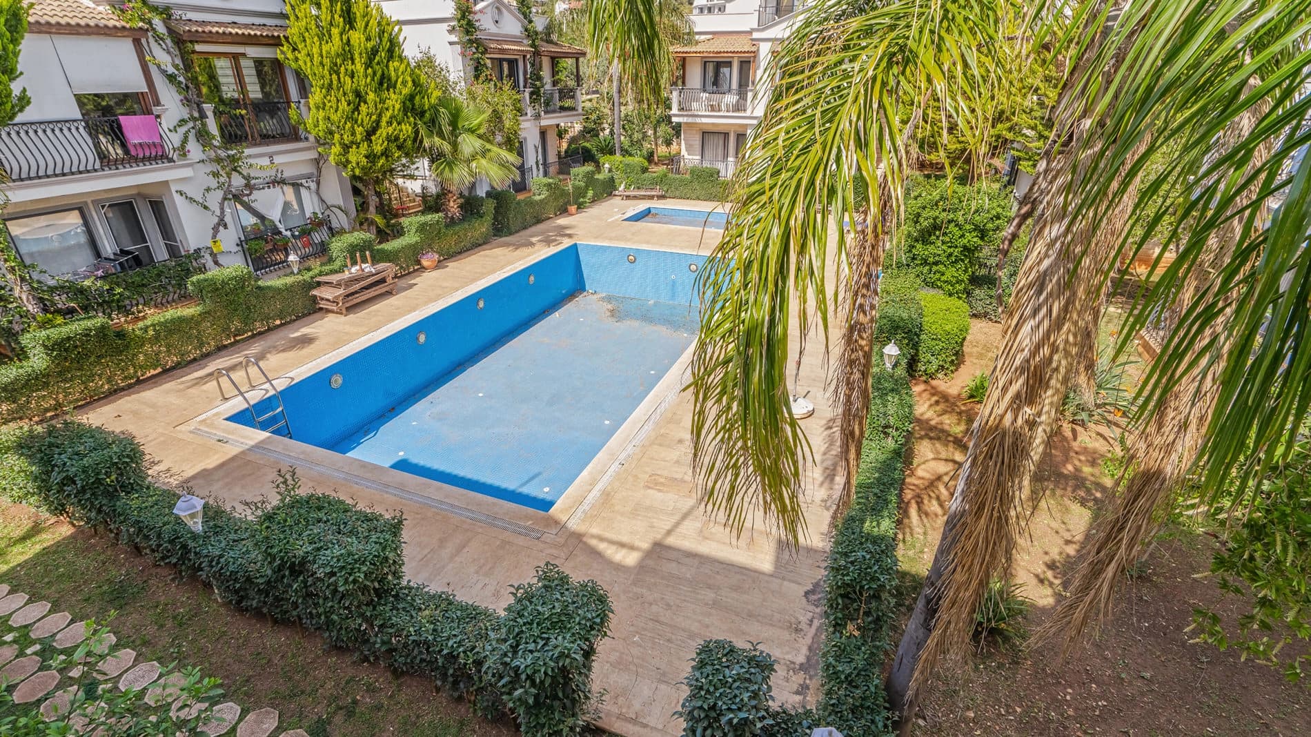 Apart Leo Özel Havuzlu 40