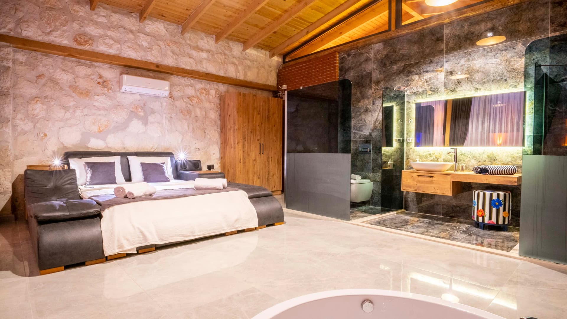 Villa Tokyo Korunaklı Havuz 44