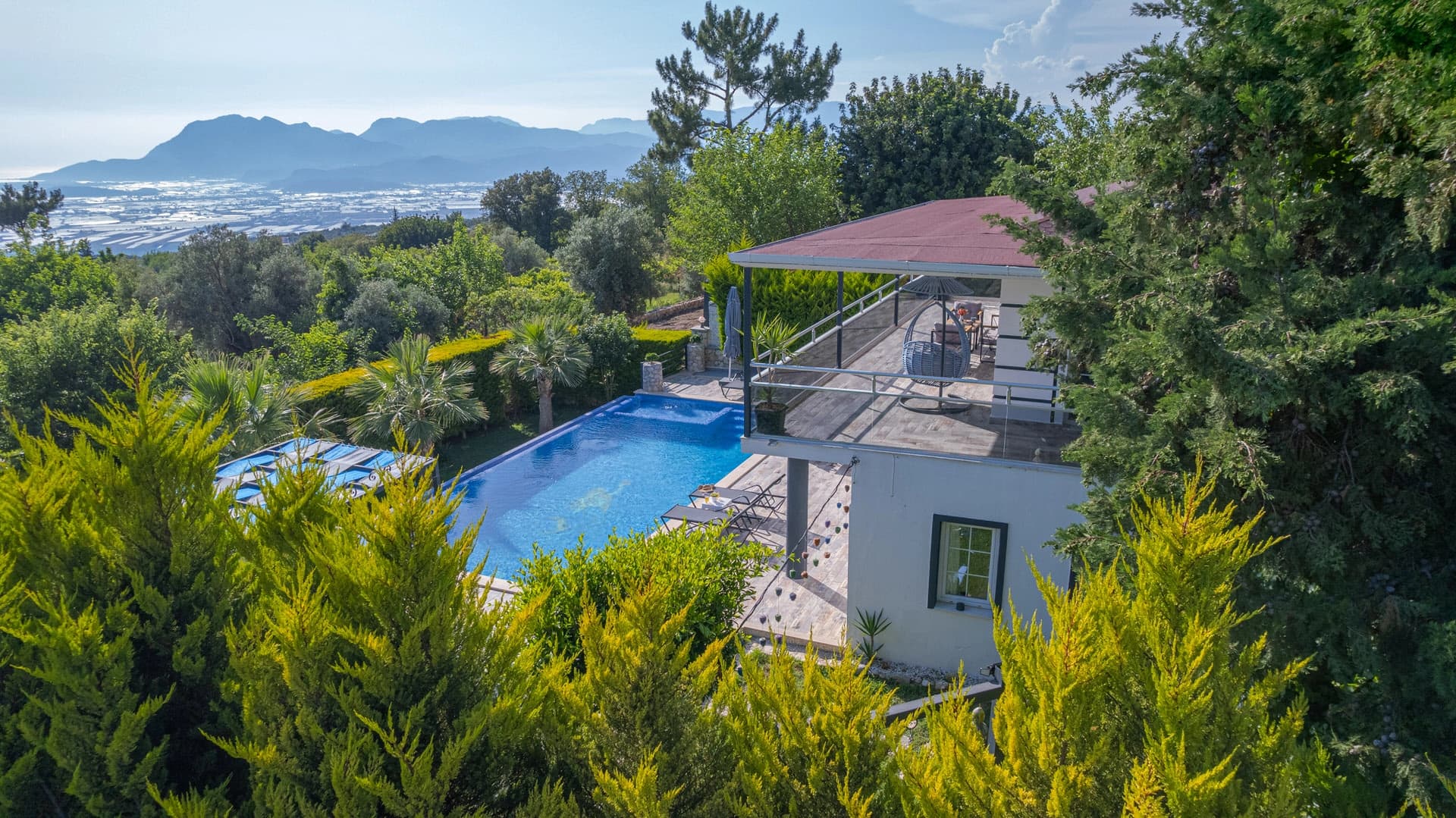 Villa Mutlu Üzümlü Korunaklı Havuz 43