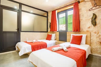 Villa Menesa Korunaklı Havuz 25