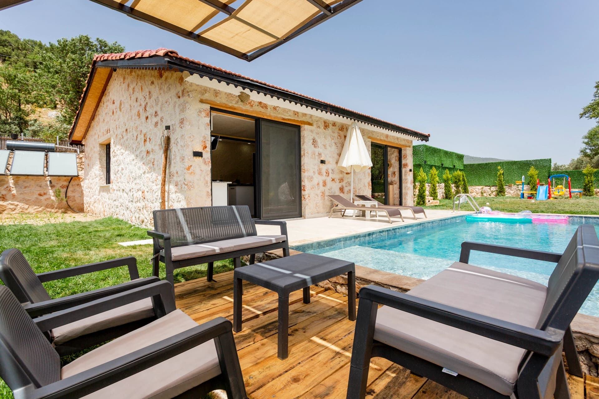 Villa Menesa Korunaklı Havuz 57