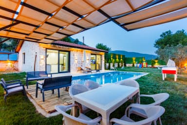 Villa Menesa Korunaklı Havuz 65