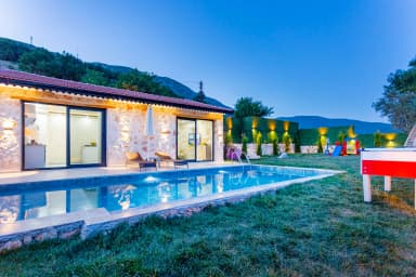 Villa Menesa Korunaklı Havuz 79