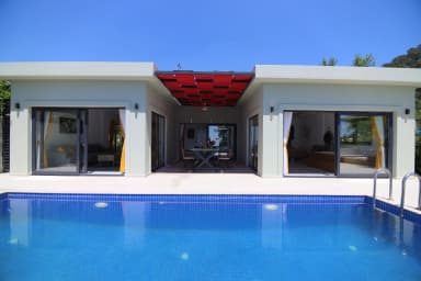 Villa Odesa Korunaklı Havuz 42