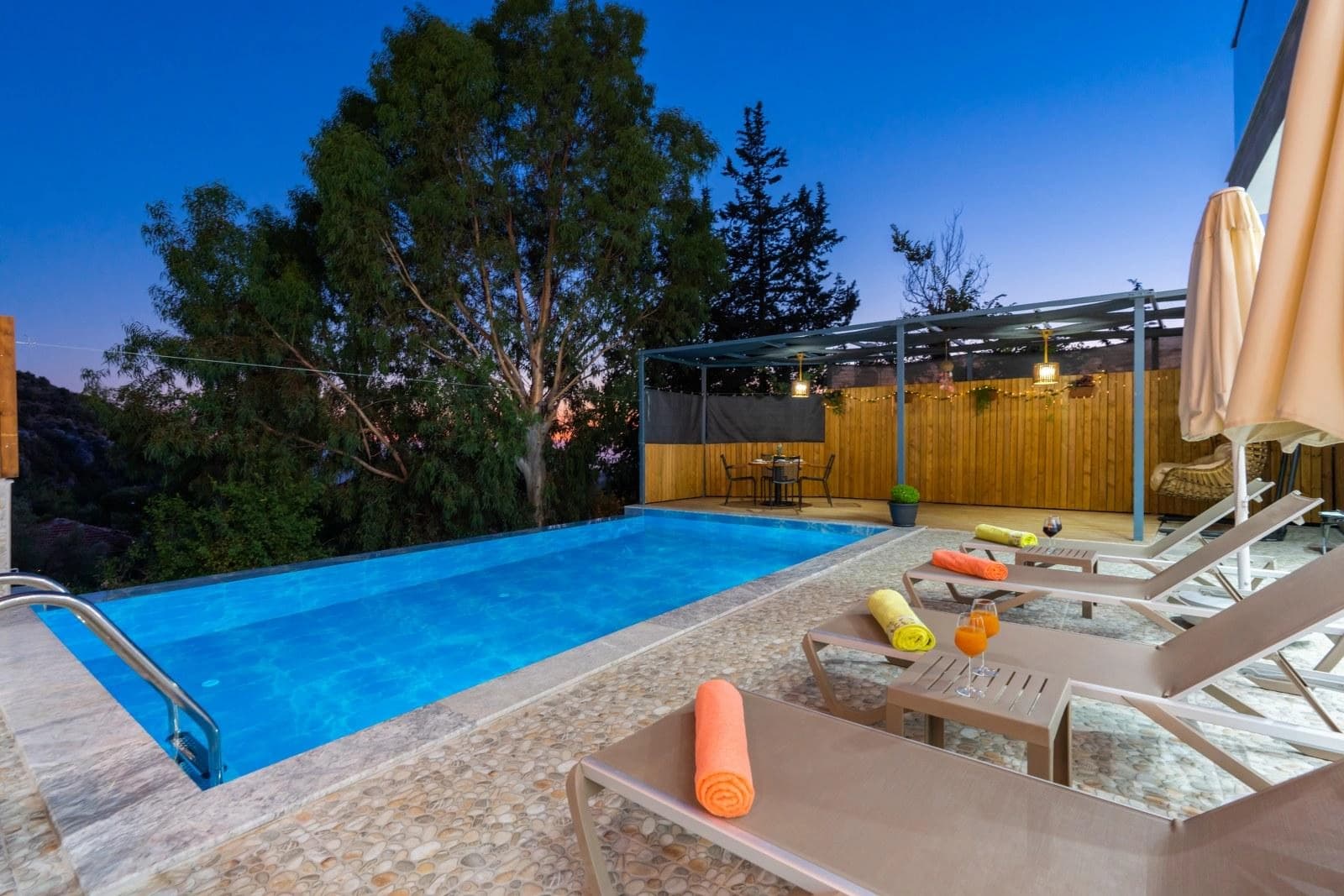 Villa Lilium Korunaklı Havuz 51