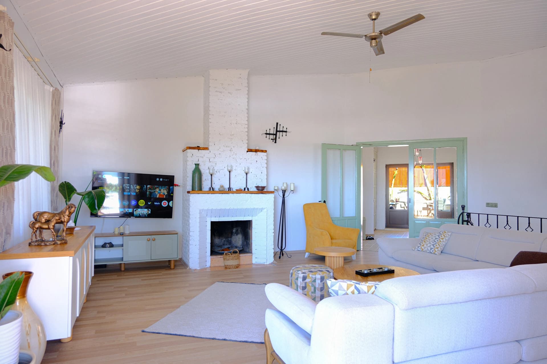 Villa Tramonto Korunaklı Havuz 53