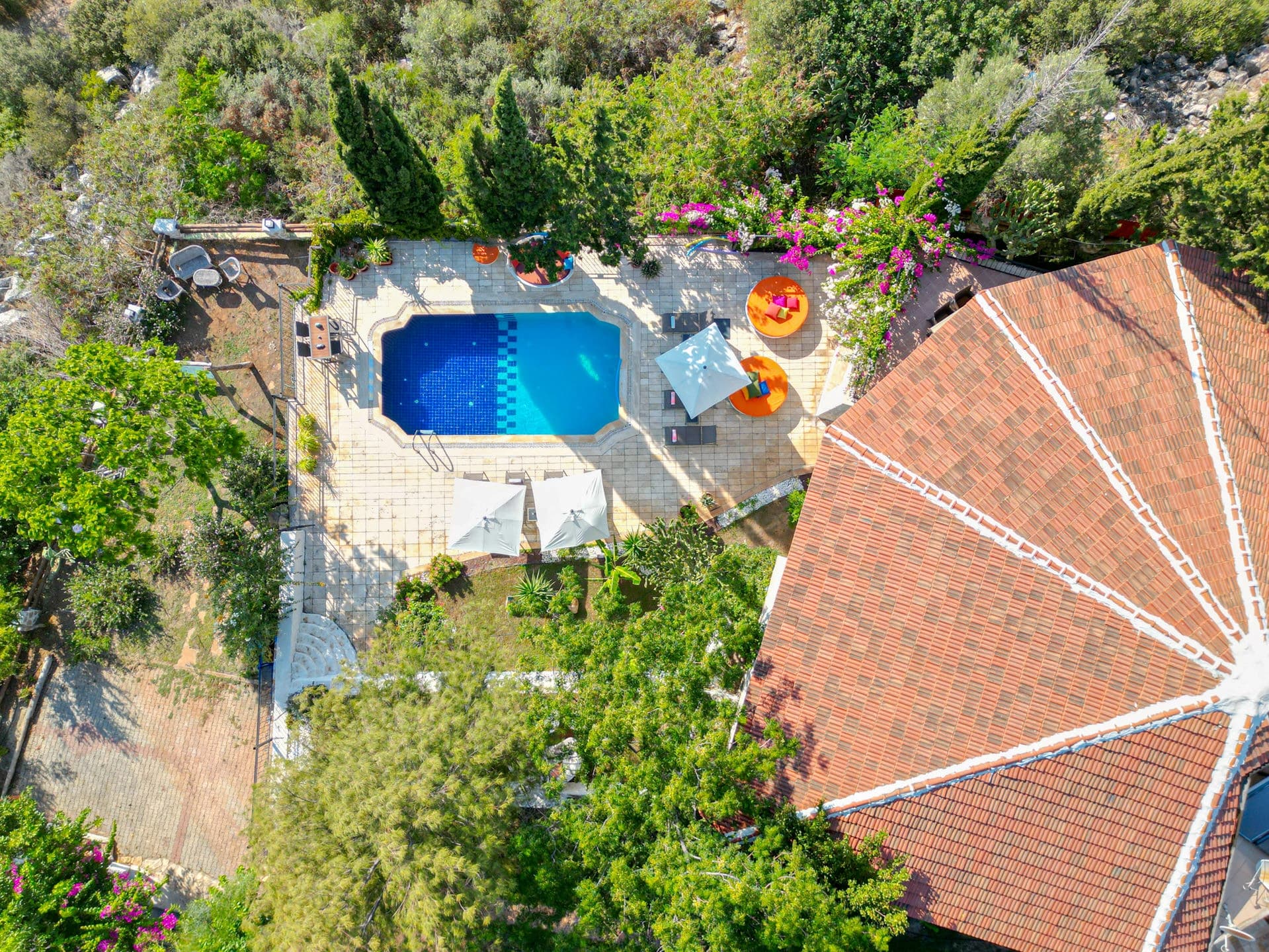 Villa Tramonto Korunaklı Havuz 11