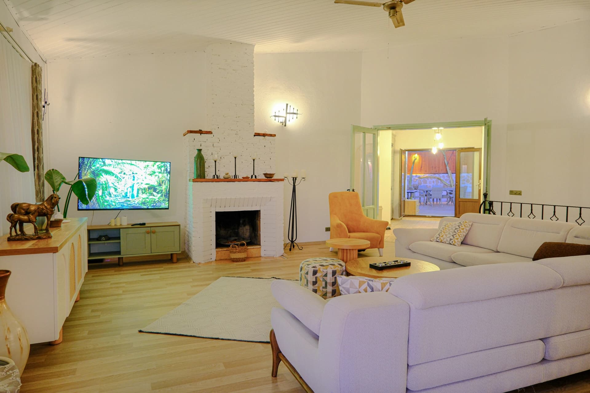 Villa Tramonto Korunaklı Havuz 19