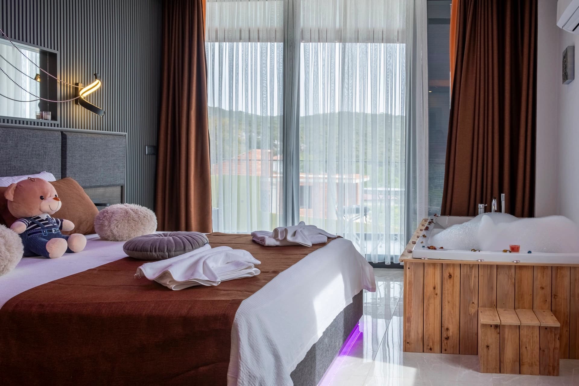 Villa Azores Korunaklı Havuz 11
