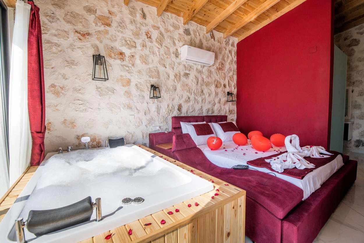 Villa İlkyaz Duo Isıtmalı Havuz 83