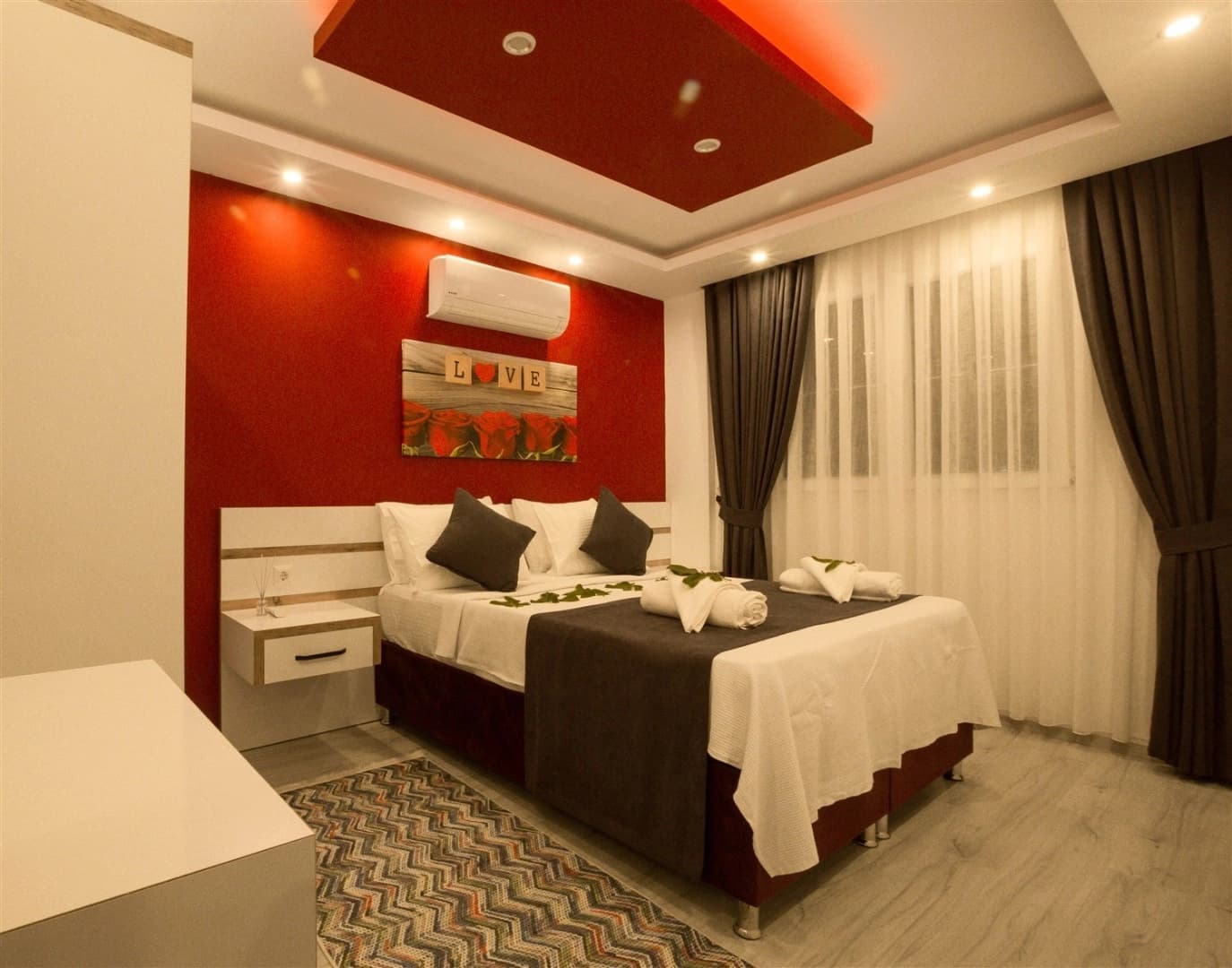 Villa Doğan Korunaklı Havuz 24