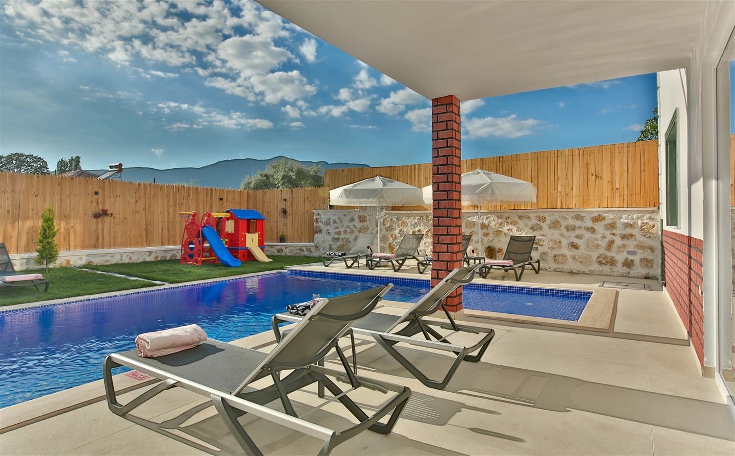 Villa Doğan Korunaklı Havuz 56