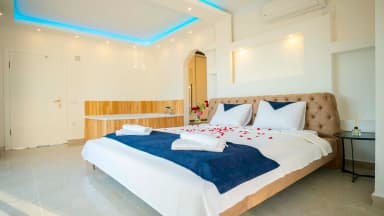 Villa Palas Korunaklı Havuz 92