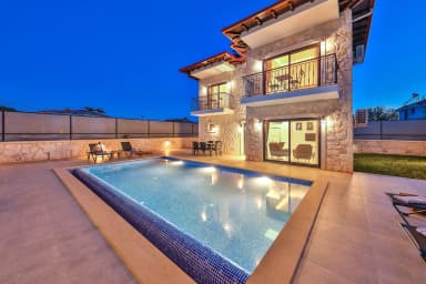 Villa Kaşlı 2 Korunaklı Havuz 86