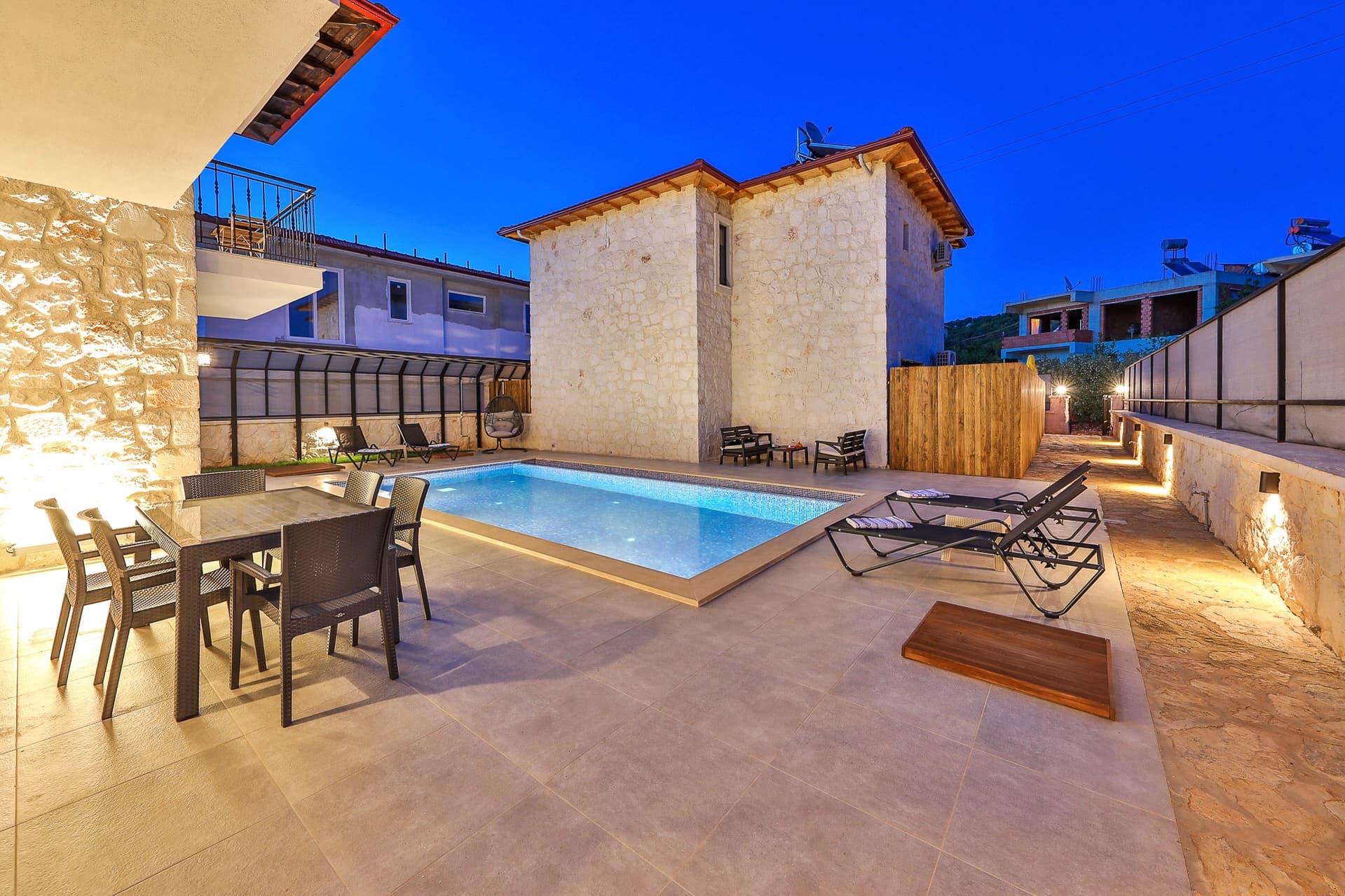 Villa Kaşlı 2 Korunaklı Havuz 10