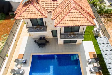 Villa Kaşlı 2 Korunaklı Havuz 24