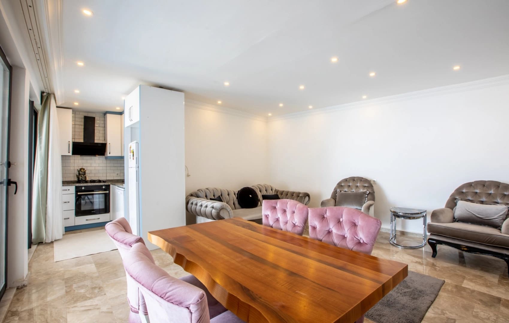 Villa Roze Korunaklı Havuz 83