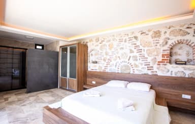 Villa Roze Korunaklı Havuz 77