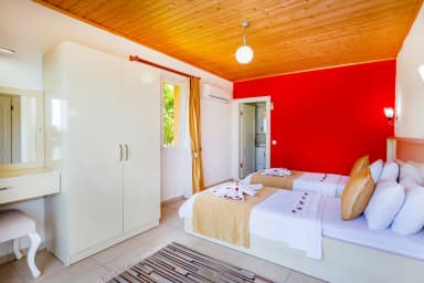 Villa Emin Korunaklı Havuz 77