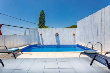 Villa Emin Korunaklı Havuz 27