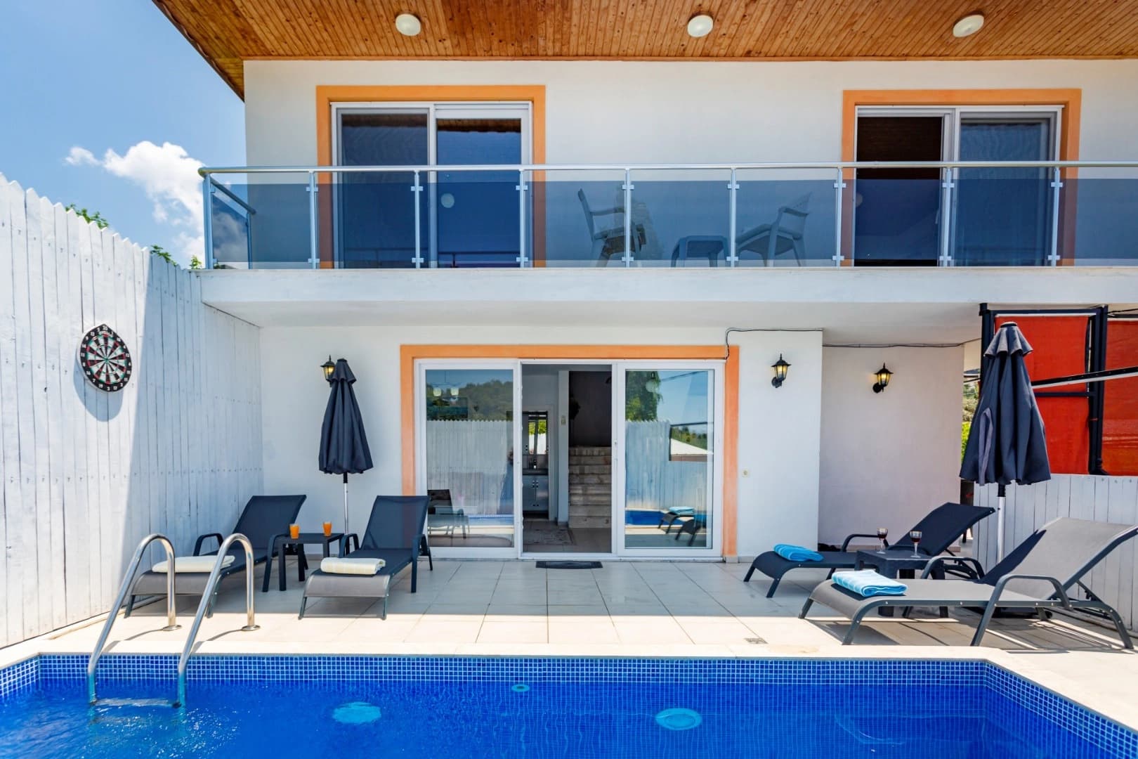 Villa Emin Korunaklı Havuz 55