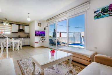 Villa Emin Korunaklı Havuz 63