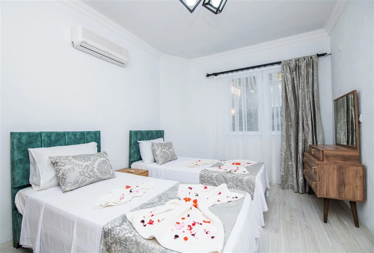 Villa Mevsim Üzümlü Korunaklı Havuz 10