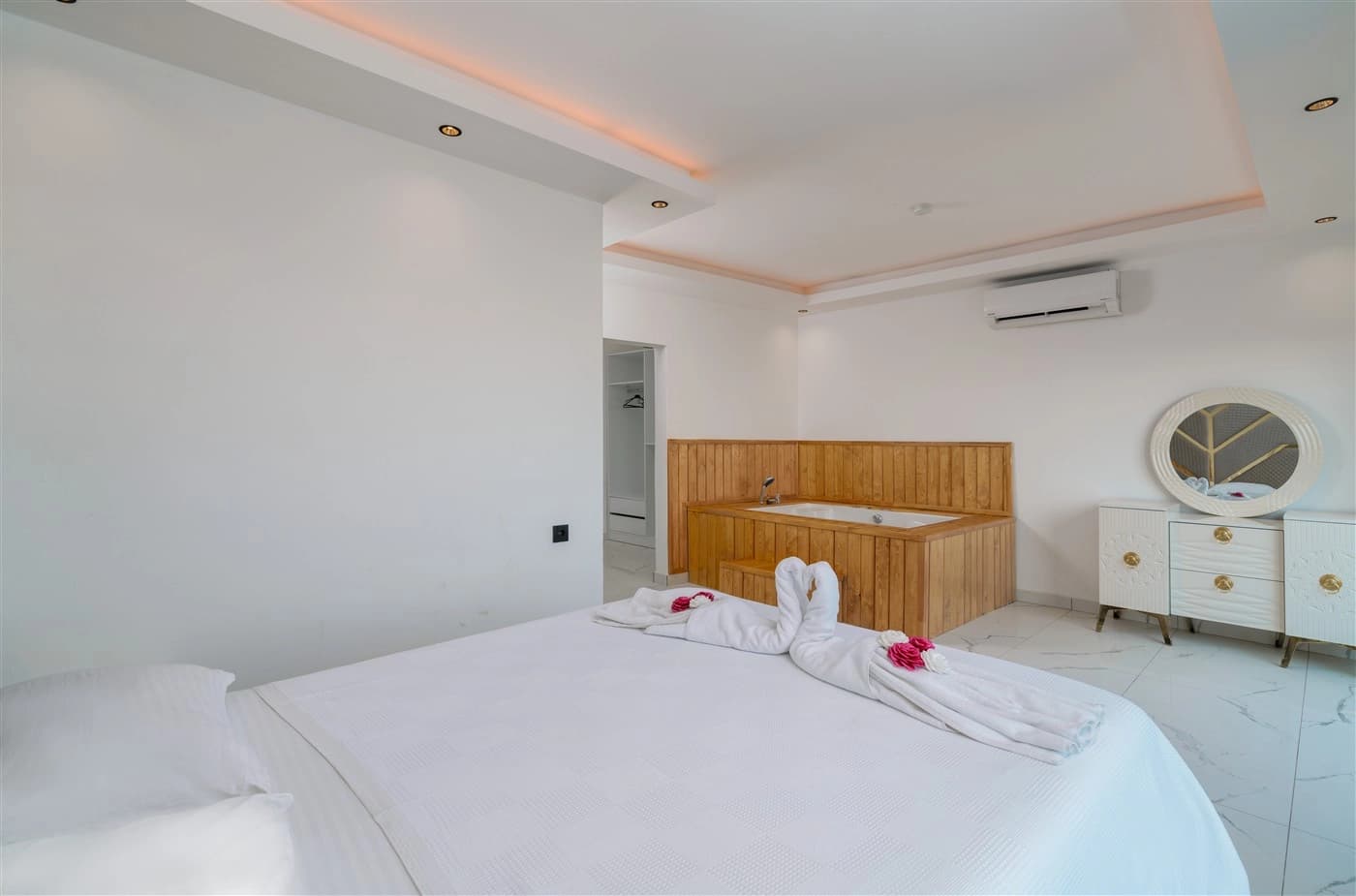 Villa Elit Akbel Korunaklı Havuz 57